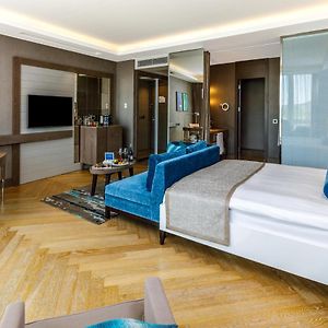 Deluxe Double Room Garden View